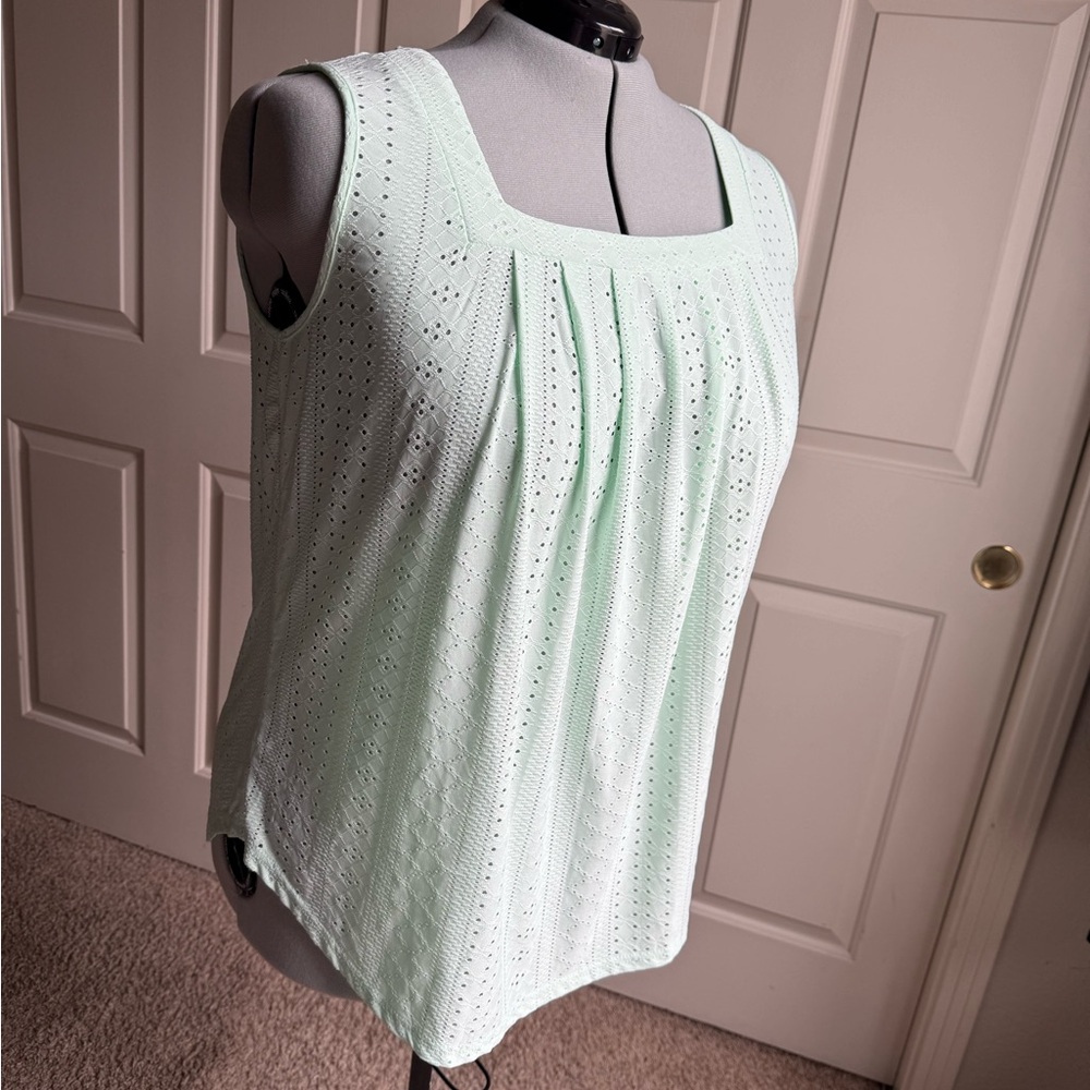 Elegant Mint Green Eyelet Women's Tank Top Size 3XL